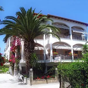 Apartament Stella, Neos Marmaras